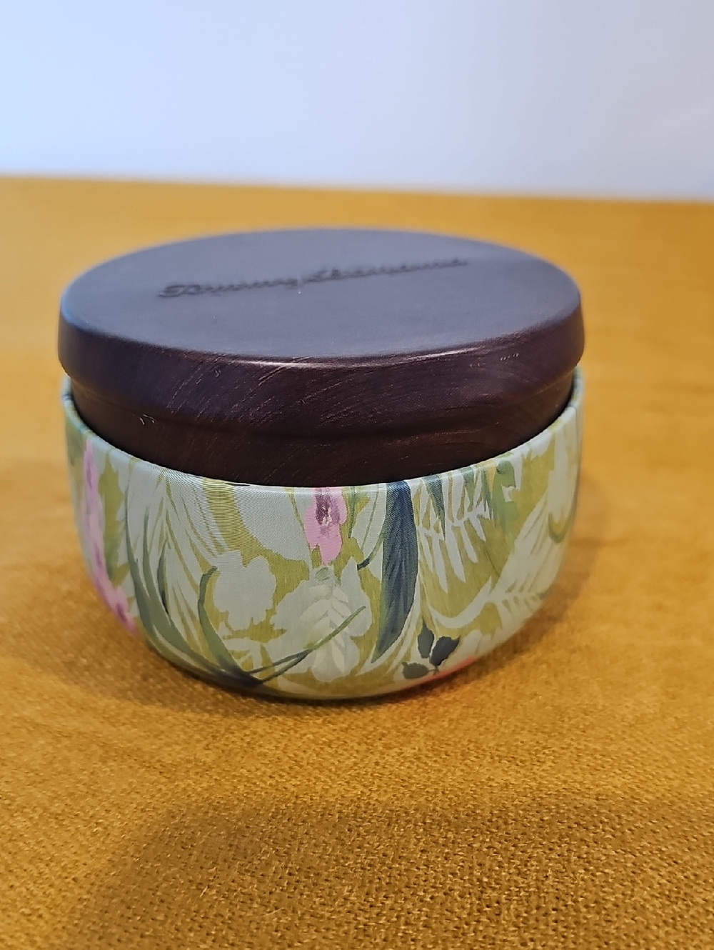 Tommy Bahama Pinapple Cilantro Candle NWT